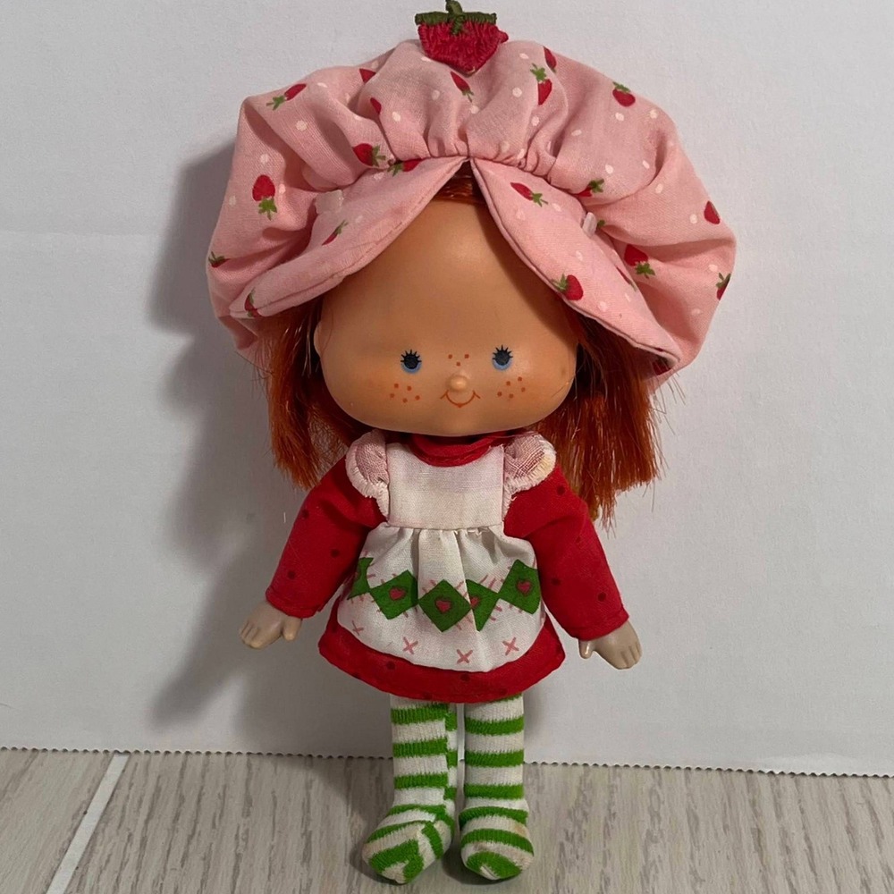 Strawberry Shortcake Doll 1979 American Greetings Vintage flat hands READ
